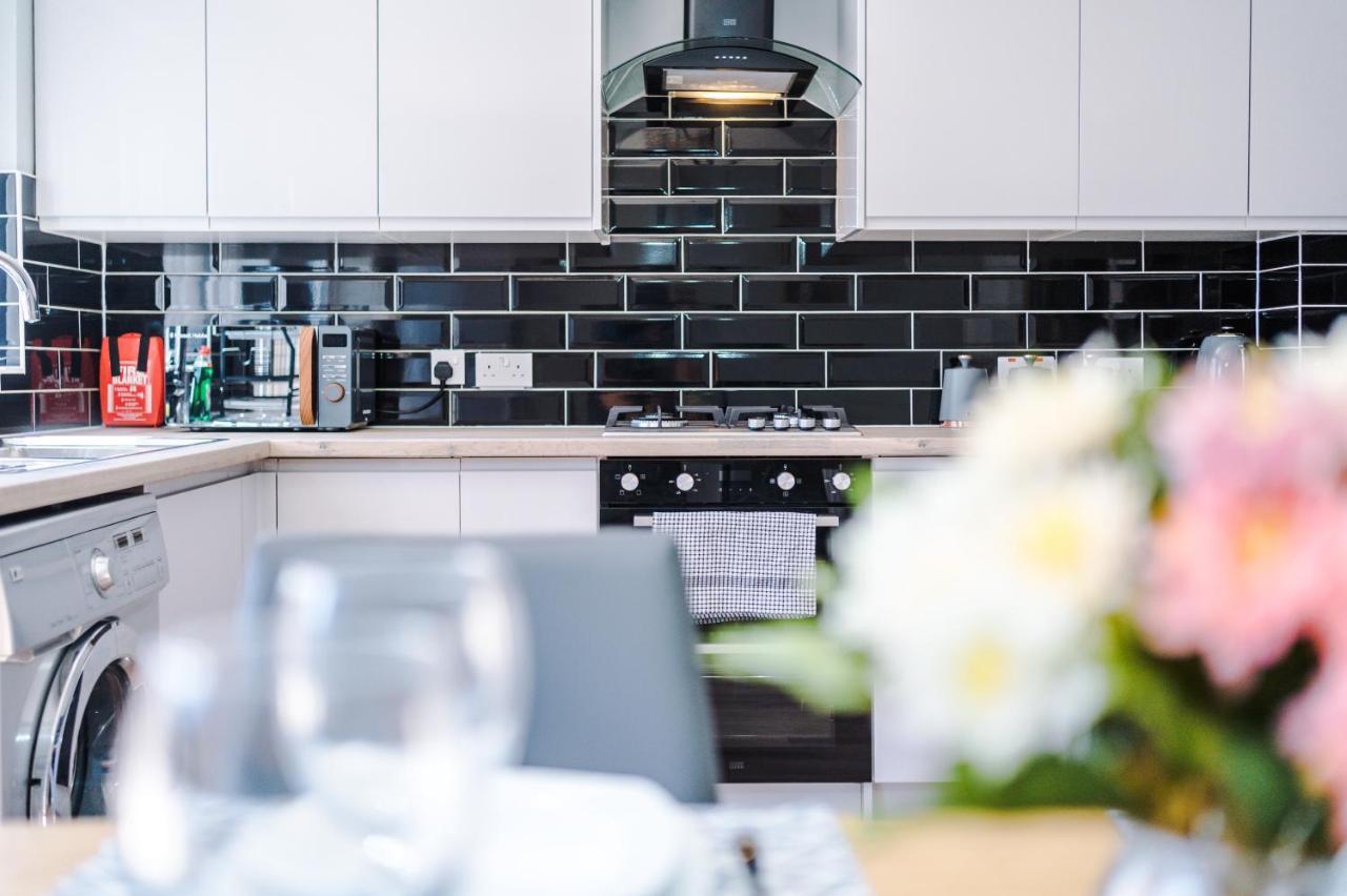 Stylish 4 Bedroom Home Close To Manchester City Centre Экстерьер фото