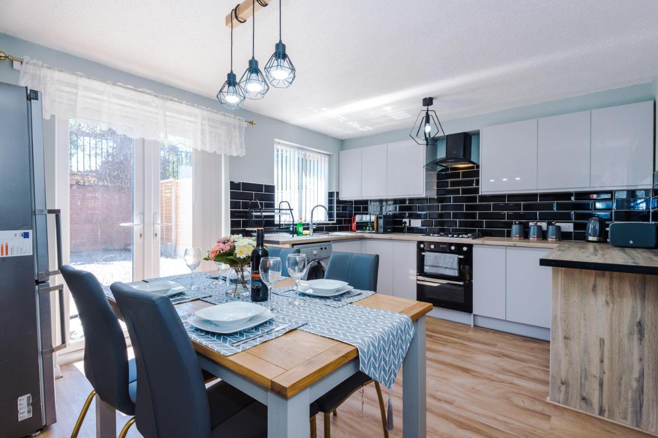 Stylish 4 Bedroom Home Close To Manchester City Centre Экстерьер фото